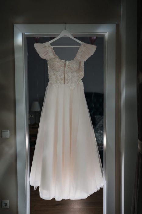 Rochie mireasa marimea M, are corset reglabil