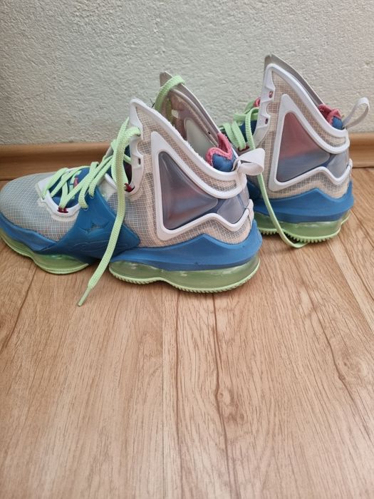 Nike LeBron 19 N44  28.5