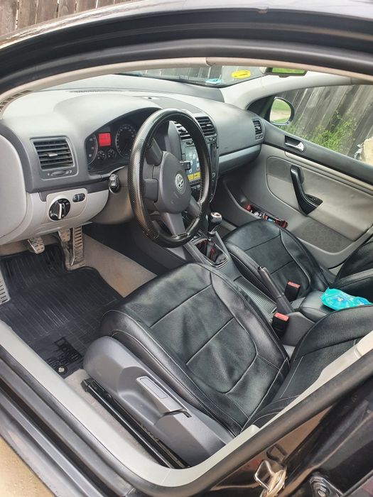Vând Golf5 100mil