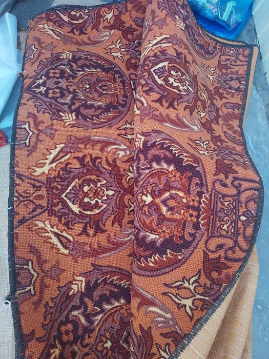Продам ковры б/у и паласы.