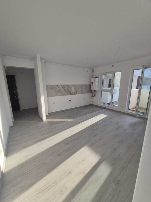 Proprietar vand apartament 2 camere, tip Studio semidecomandat, strada Biruintei
