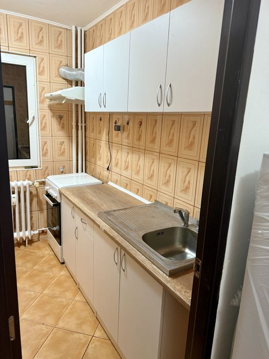 Proprietar închiriez apartament 2 camere situat în zona Narcisa