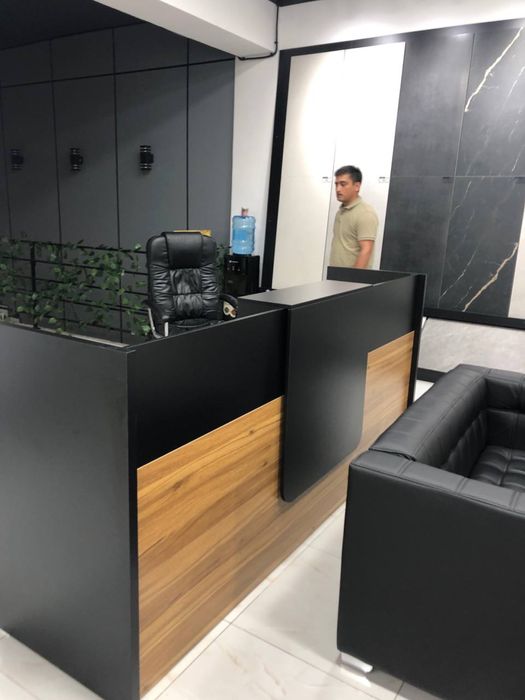 Ресепшн !/Resepshn!/ stol!.