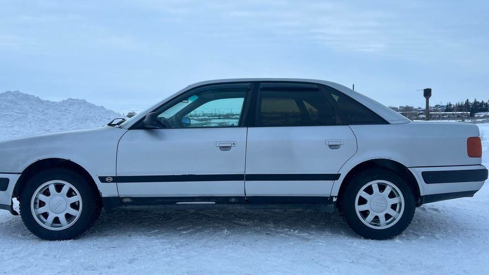 Ауди 100 обьем 2.6 год 1993