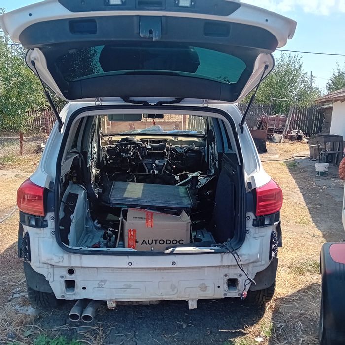 Dezmembrez tiguan 2011