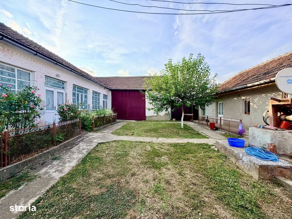 Casă de vânzare Firiteaz Teren 2800mp pe principală