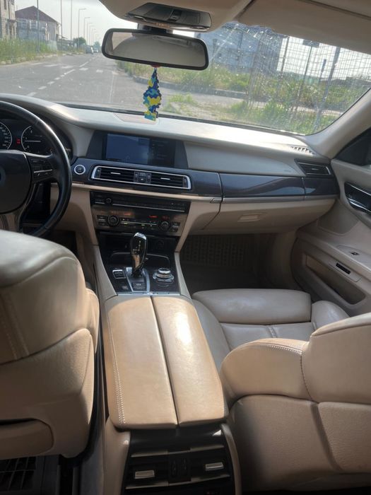 BMW 7 Series 2010 — imagine 4