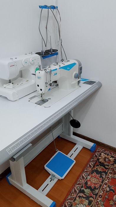 Швейная машина Jack f4