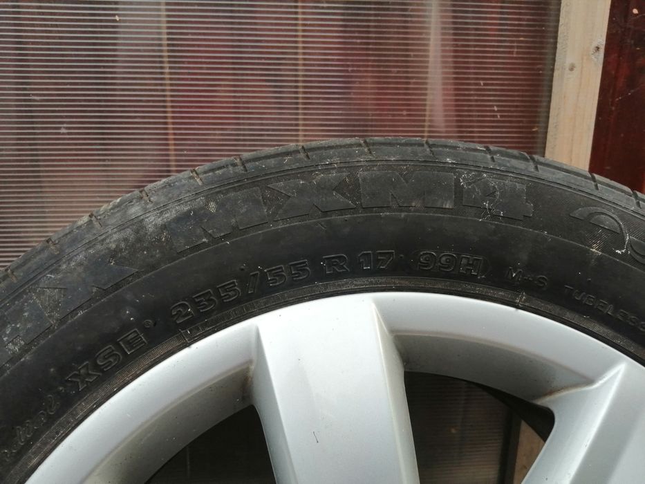 Vând 2 set a câte 4 roți pentru Touareg