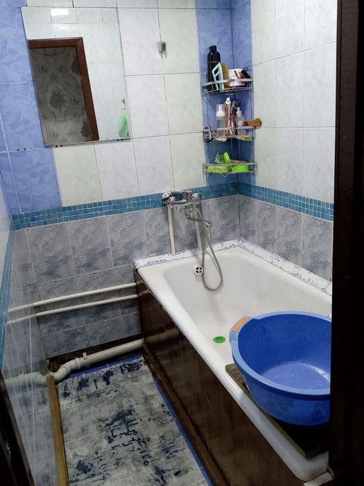 Uy sotiladi 3 xonali chirchiq sh. 8m.r