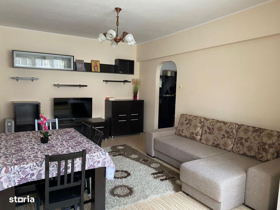 Apartament cu 3 camere semidecomandate, Centru — fotografia 1