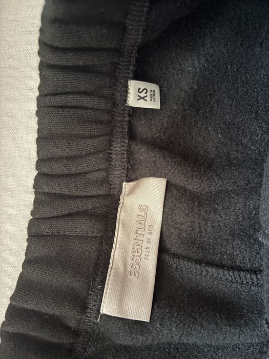 Pantaloni Essentials