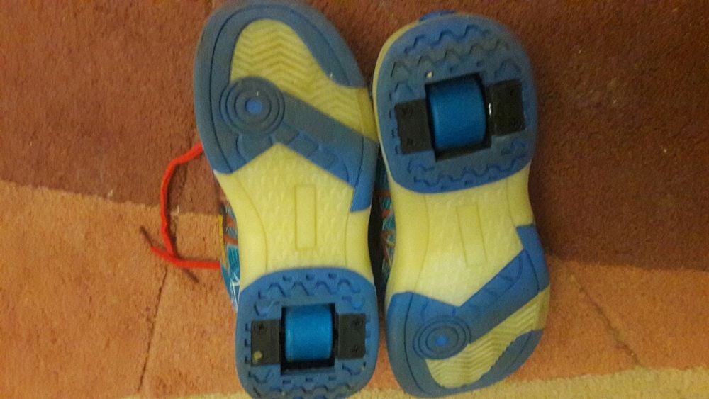 Кроссовки-ролики