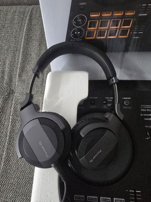 Consla dj flx4 +casti pioner dj