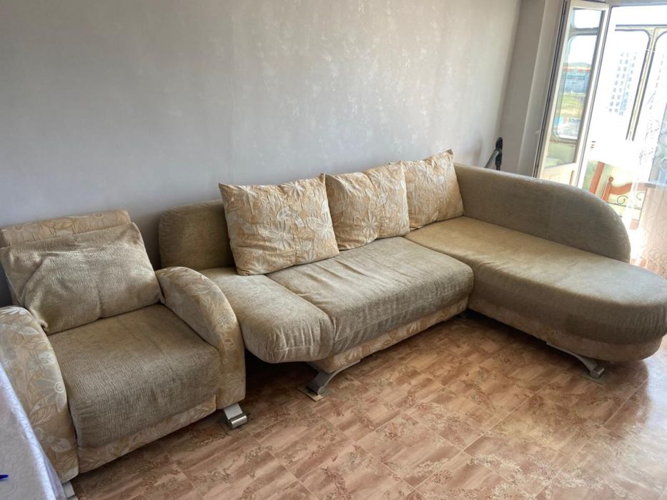 Продам Угловой диван с креслом