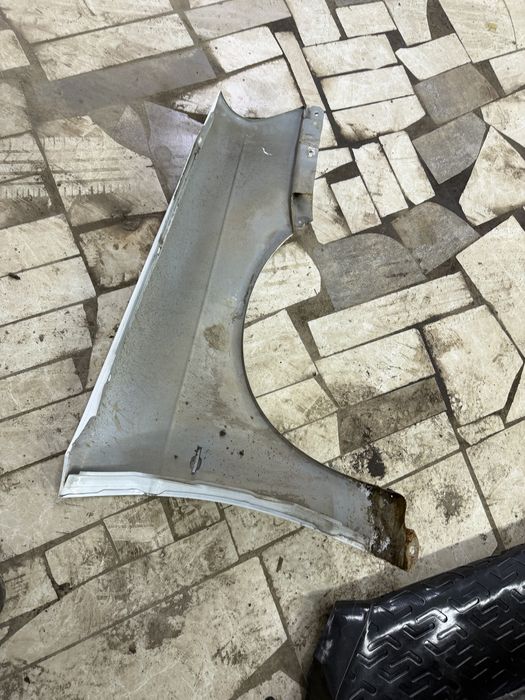 Продам 2 крыла приора