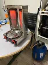 Masina de kebab shaorma shaworma gyros cu motor pe gaz gpl