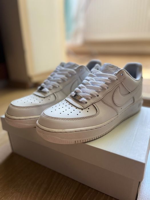 Nike AIR FORCE 1 pe Alb