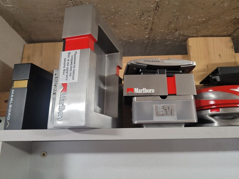 Колекция от запалки и пепелници