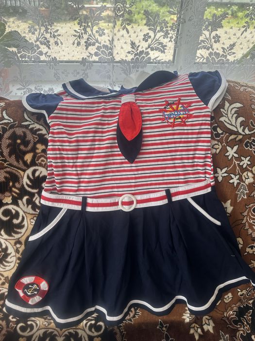 Продам платья на девочку продам продам .продам