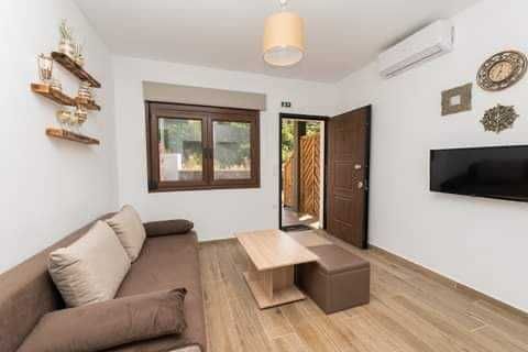 Апартаментен комплекс147А ( апартаменти № 1,2,3) - Неа Перамос, Гърция