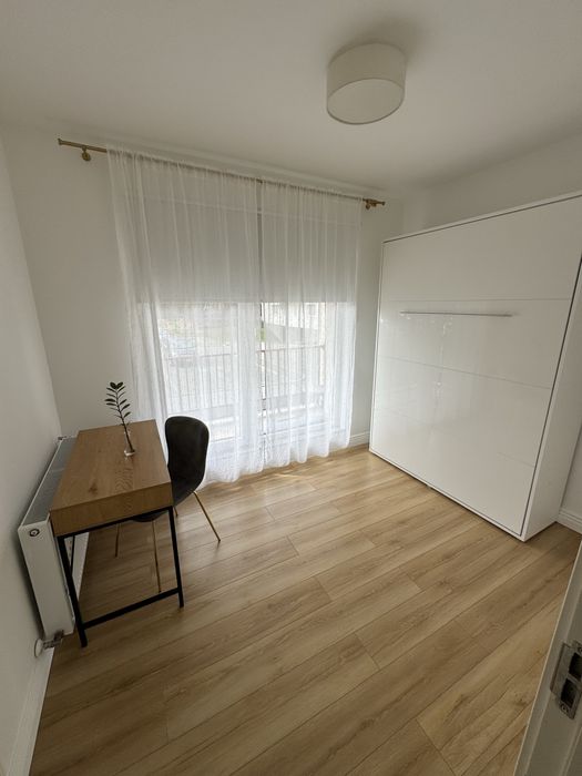 Inchiriez apartament Floresti