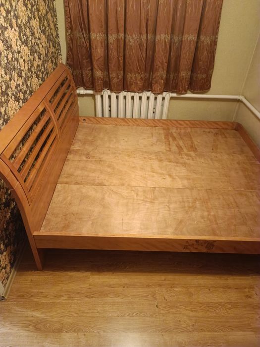 Продам двухспальную кровать