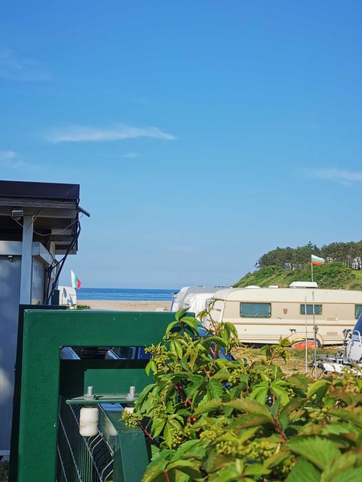 бунгало / каравана 30 метра от плажа , първа линия , Арапя