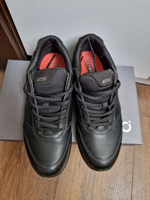 Adidași sport/ încălțăminte ecco