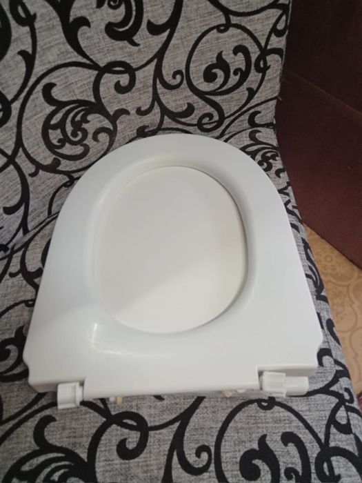 Продаю сиденье для унитаза б/у