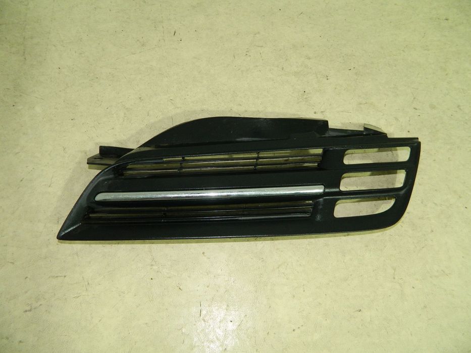 Grila radiator partea stanga, Nissan Micra, 2003, 2004, 2005, 2006,, 62330-AX600