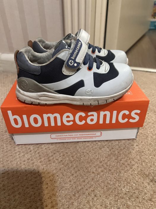 Кроссовки Biomechanics, 25 р