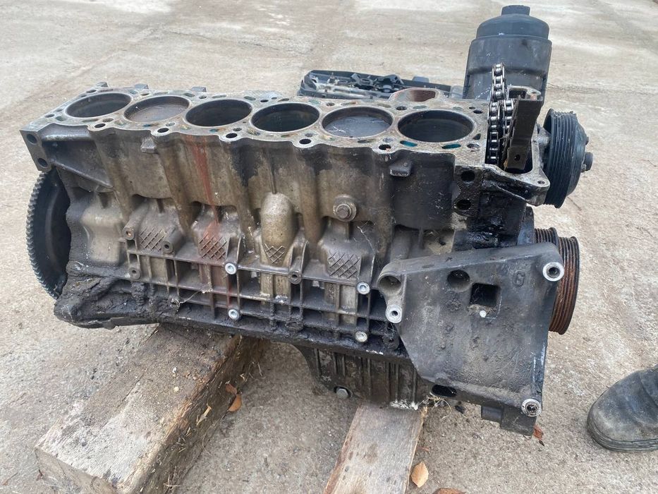 Матор Блок BMW 740 семёрка е 38