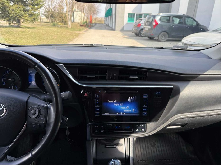 Toyota Auris Touring Sports (Wagon) 2017 | 1.6 D-4D | TVA Deductibil