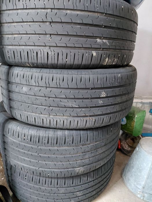 Шины летние Continental 235/50/19