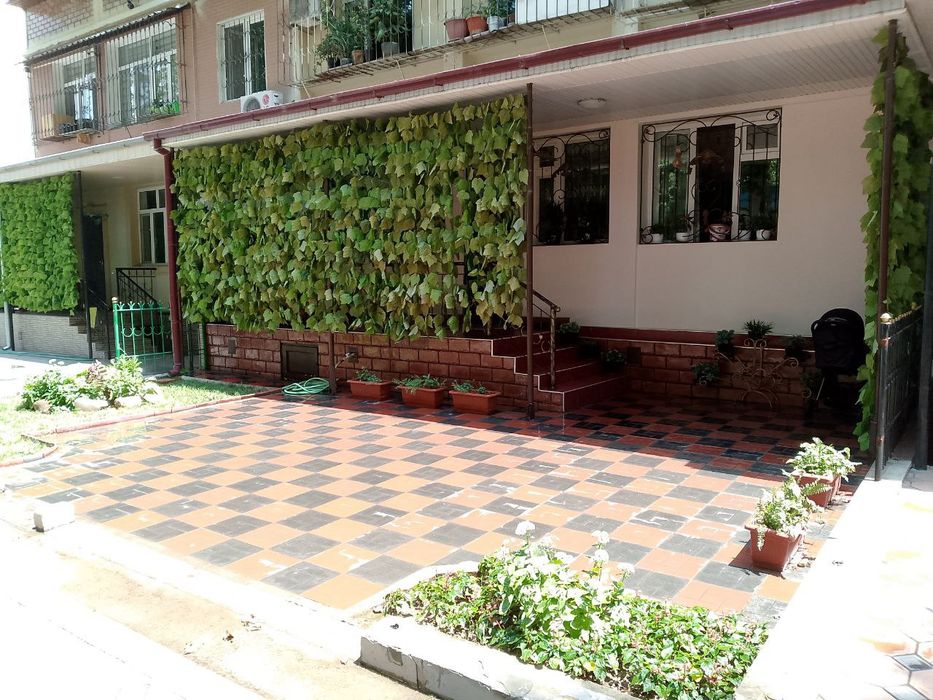 Продается квартира Карасу 2  5ти комнатная  1ый этаж