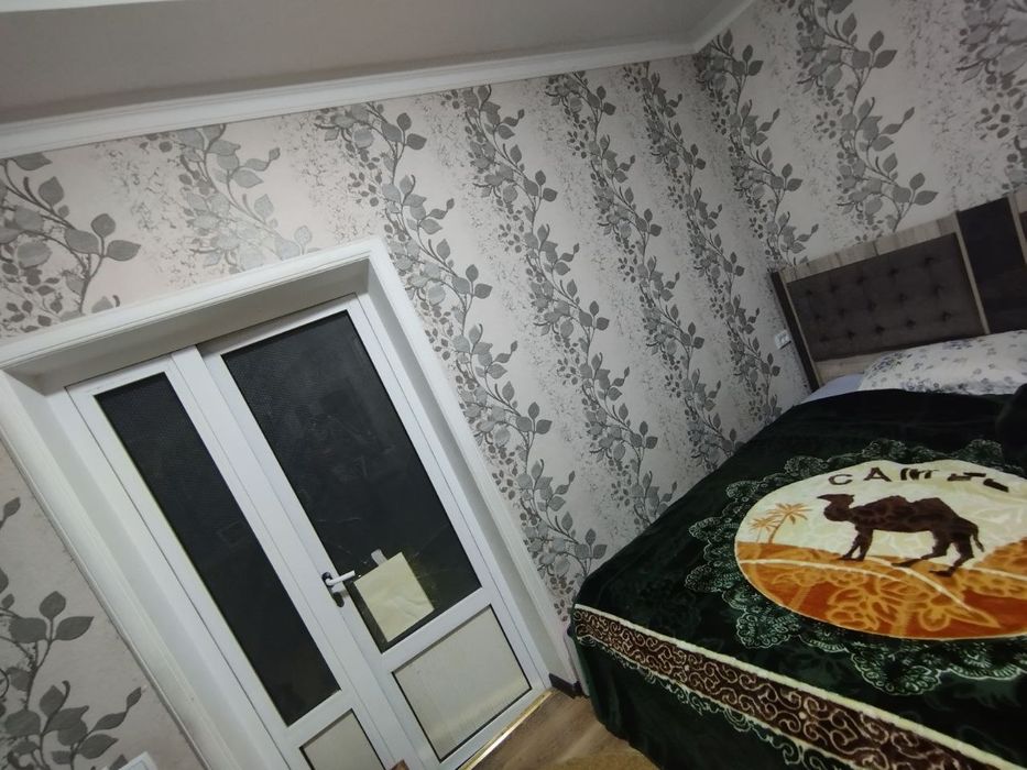 Продаю 2,5 сот Янгиабат  4 ком