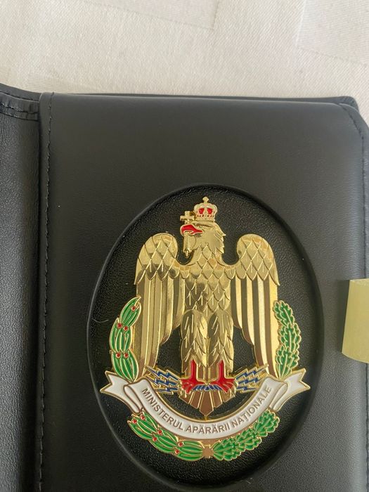 Vând portofel cu insignă M.A.P.N.