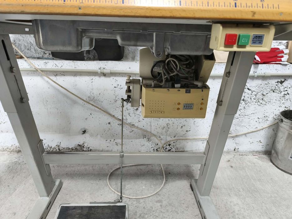 Професионална едноиглова права шевна машина Juki