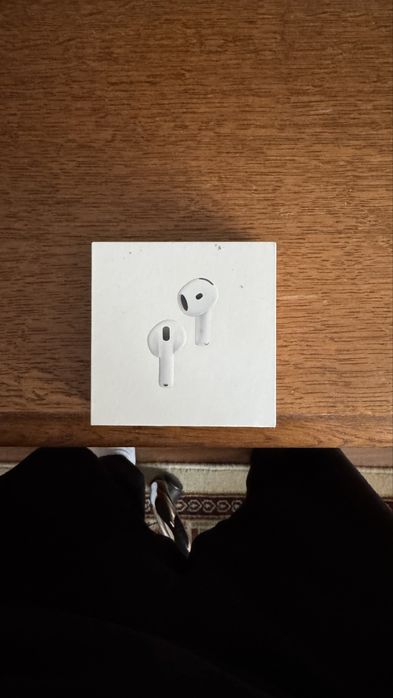 Vând căști Airpods generația 4 ANC încă în garanție