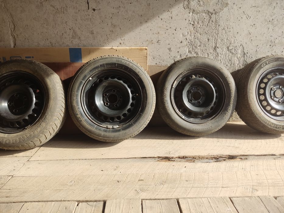 Продам диски на 15 Б/У резиной