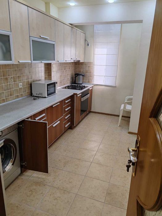 ПРОДАЕТСЯ 3в2/7/9 Квартира Ор.р: метро Хамид Алимджан