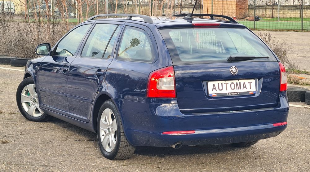 Skoda Octavia 2012 * 2.0 TDI - DSG * BiXenon * Sound System * Padele