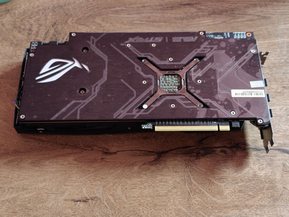Видеокарта ASUS ROG Strix Radeon RX Vega 56 8GB OC