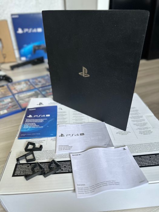 Продава се Playstation 4PRO 1TB във отлично състояние