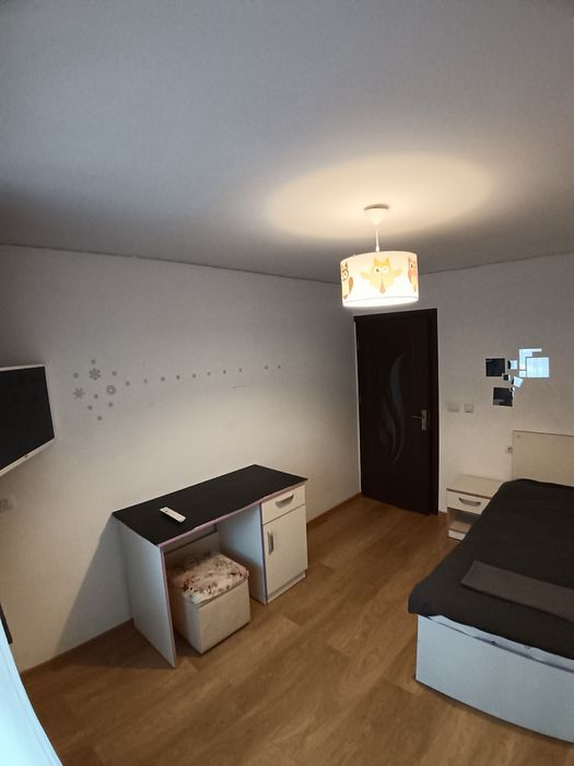 Apartament 3 camere de vanzare