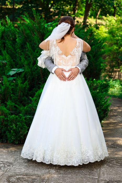 Vând rochie de mireasă
