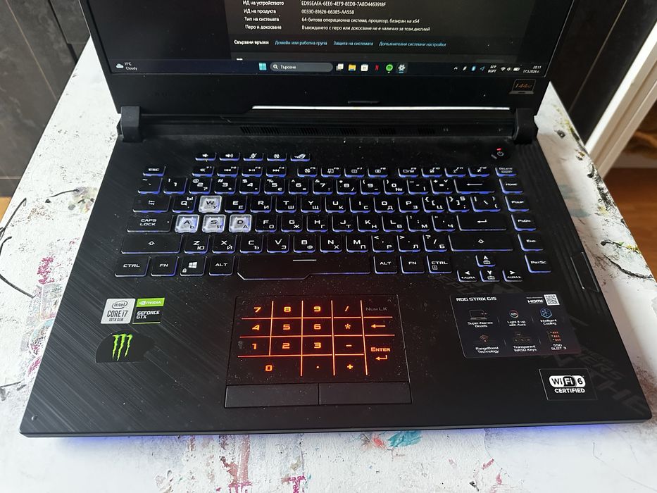 Геймърски лаптоп Asus Rog Strix G15