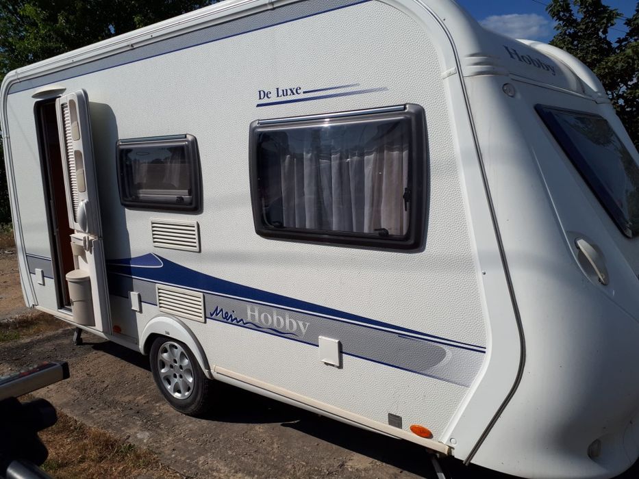 Vând rulota Hobby cu două spatii de dormit