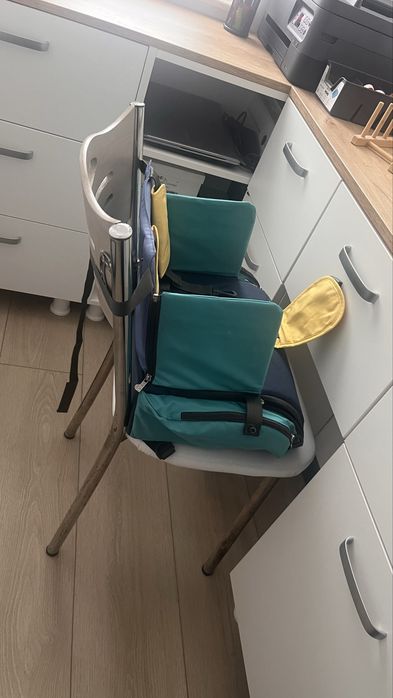 Scaun de masa/ inaltator Olmitos
